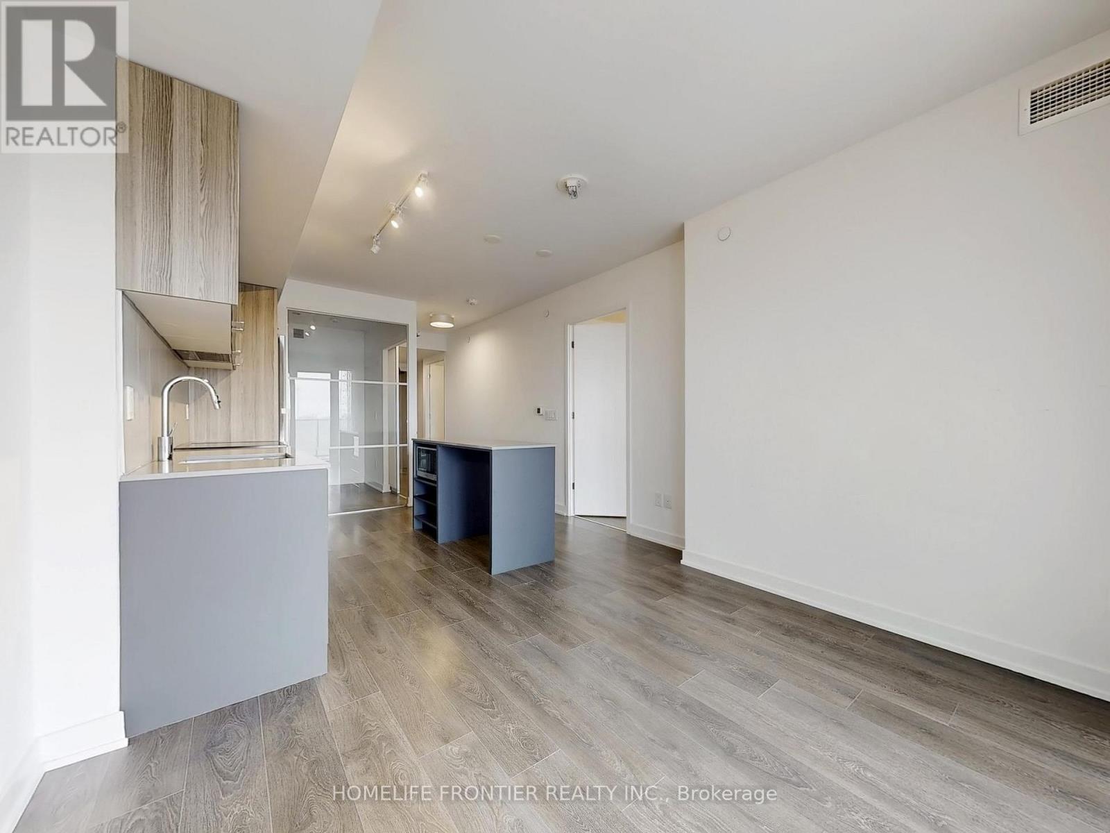 #709 8 TIPPET ROAD - 4