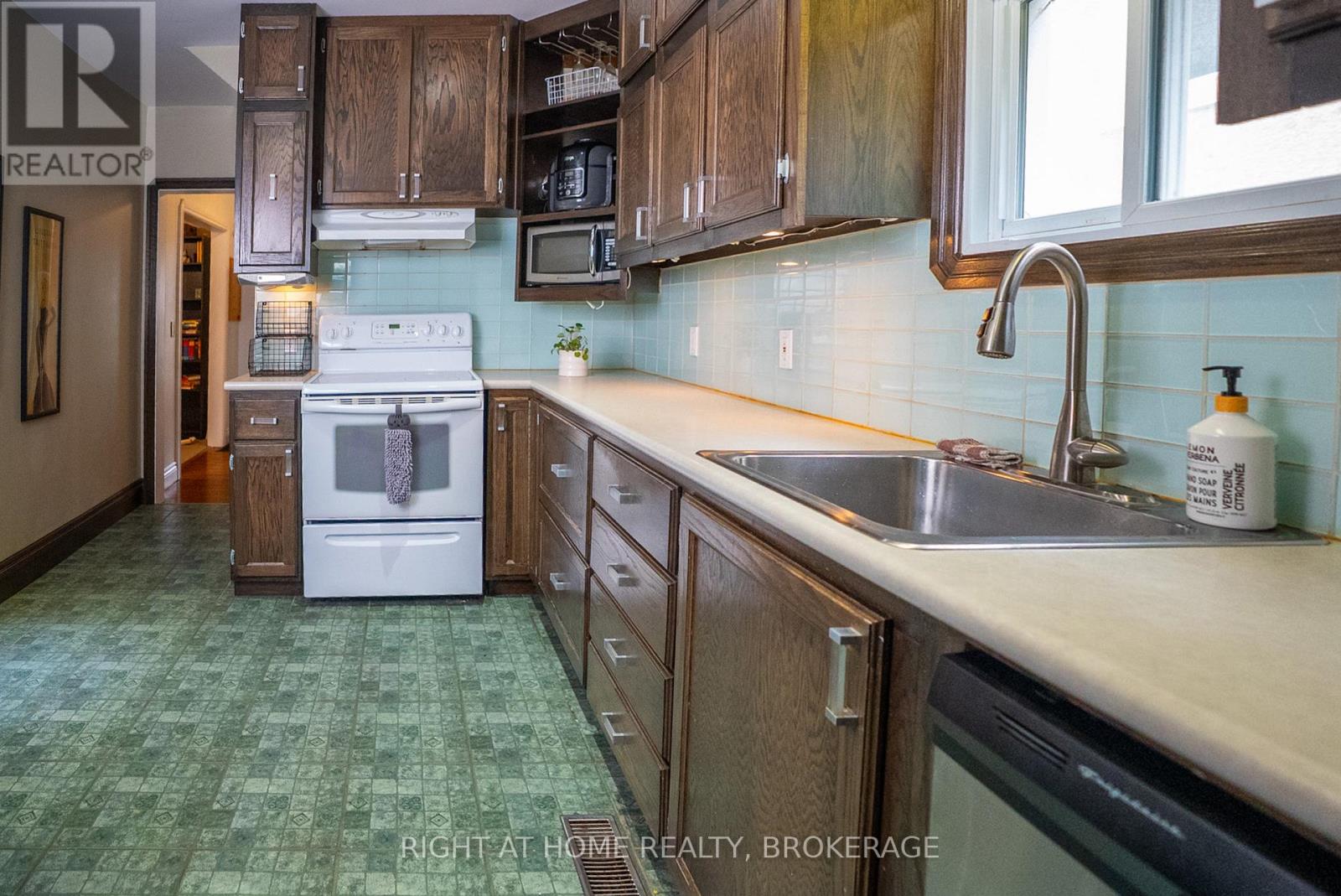 88 CHAPLIN AVENUE - 12
