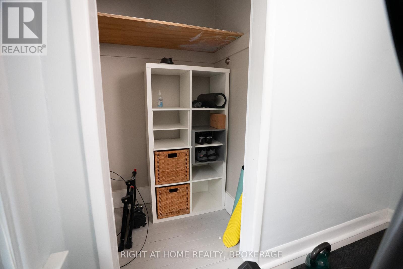 88 CHAPLIN AVENUE - 23