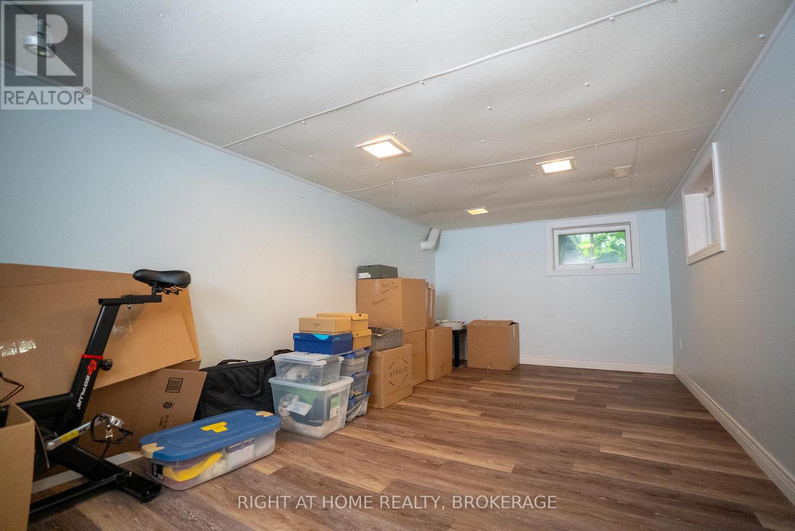88 CHAPLIN AVENUE - 29