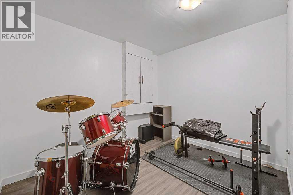284 HAWKMERE VIEW - 32