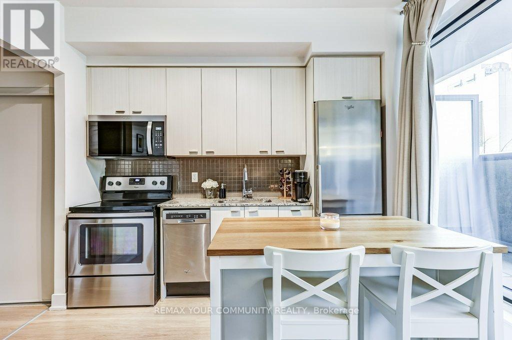 #210 88 SHEPPARD AVENUE E - 15