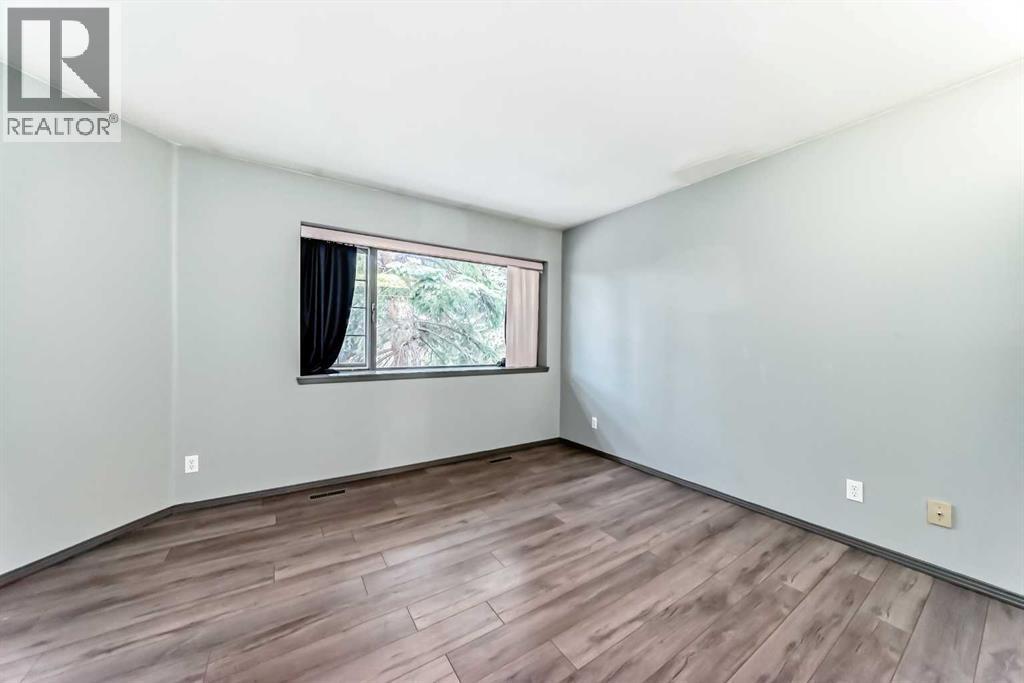 Single Family House for Sale in    Street NW Varsity Calgary 