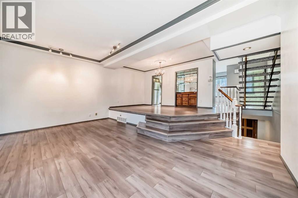 Single Family House for Sale in    Street NW Varsity Calgary 