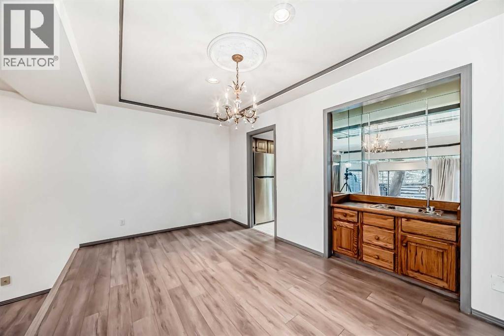 Single Family House for Sale in    Street NW Varsity Calgary 