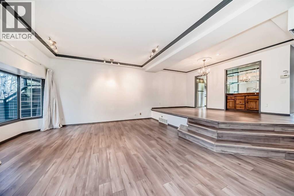 Single Family House for Sale in    Street NW Varsity Calgary 