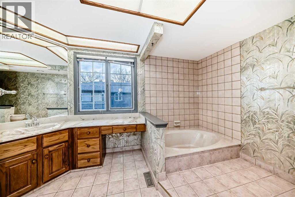 Single Family House for Sale in    Street NW Varsity Calgary 