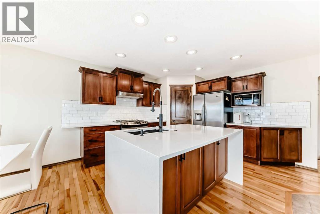 Single Family House for Sale in  Tuscany Ridge Crescent NW Tuscany Calgary 