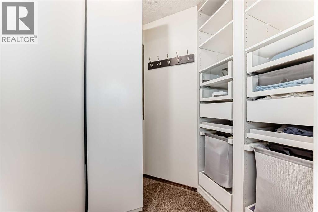 Single Family House for Sale in  Tuscany Ridge Crescent NW Tuscany Calgary 