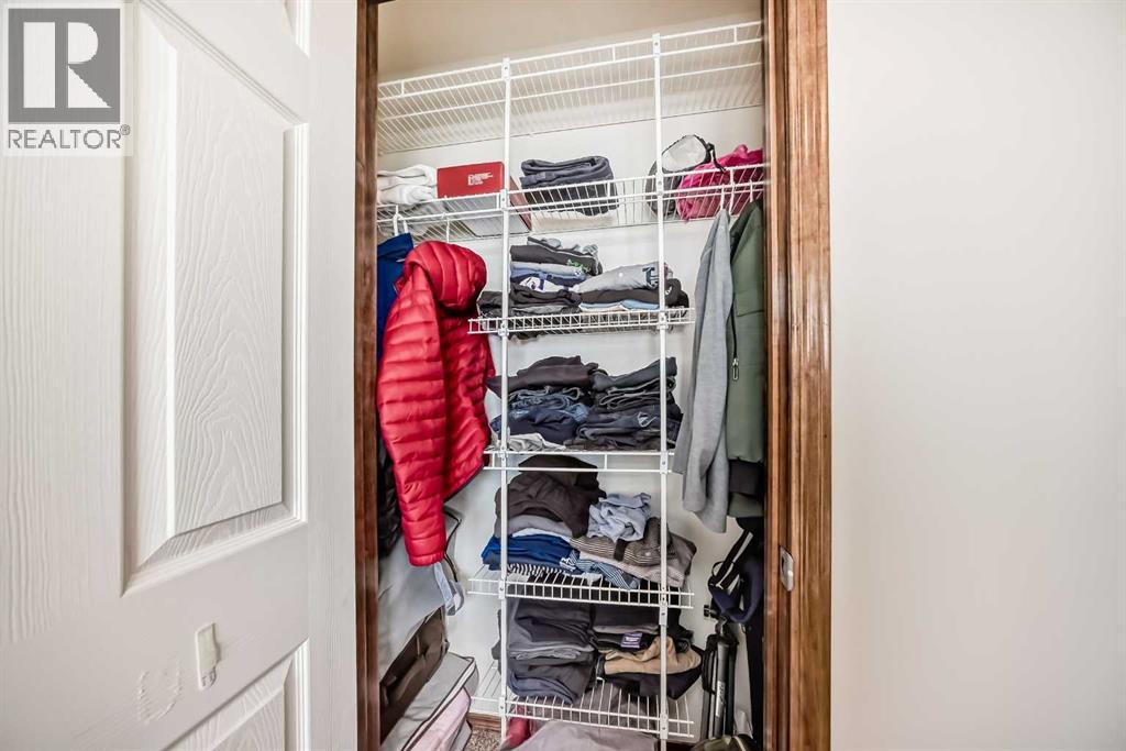 Single Family House for Sale in  Tuscany Ridge Crescent NW Tuscany Calgary 