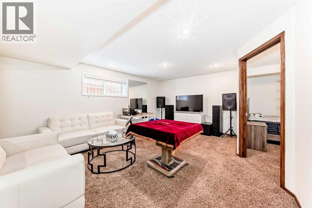 Single Family House for Sale in  Tuscany Ridge Crescent NW Tuscany Calgary 