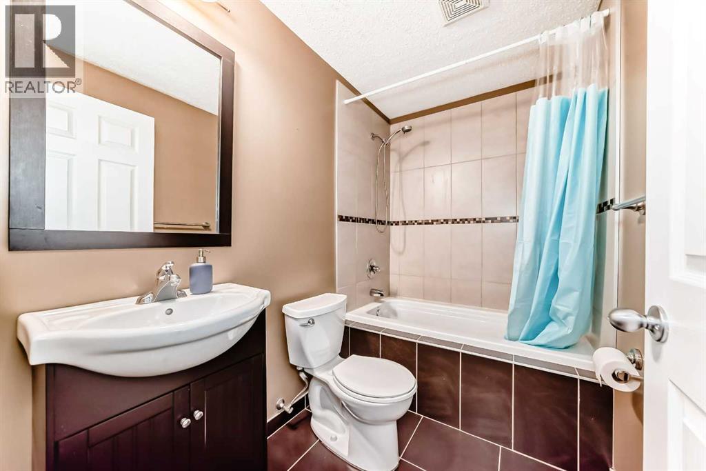 Single Family House for Sale in  Tuscany Ridge Crescent NW Tuscany Calgary 