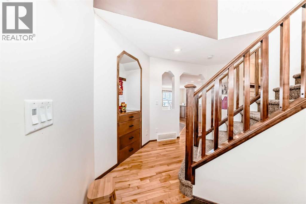 Single Family House for Sale in  Tuscany Ridge Crescent NW Tuscany Calgary 