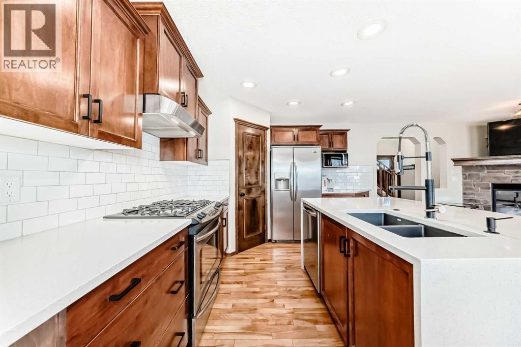 Single Family House for Sale in  Tuscany Ridge Crescent NW Tuscany Calgary 