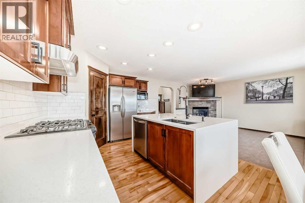 Single Family House for Sale in  Tuscany Ridge Crescent NW Tuscany Calgary 