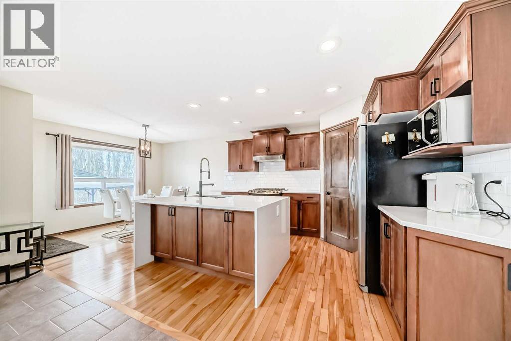 Single Family House for Sale in  Tuscany Ridge Crescent NW Tuscany Calgary 