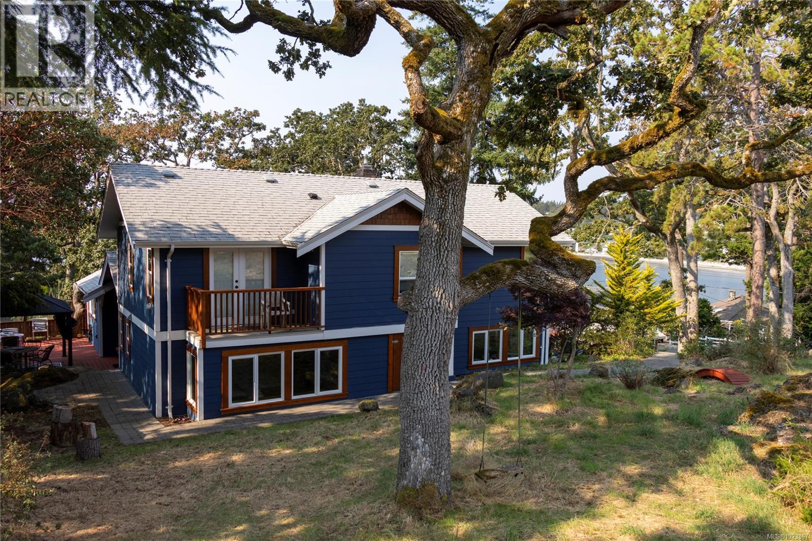  2710 Sea View Road, Saanich