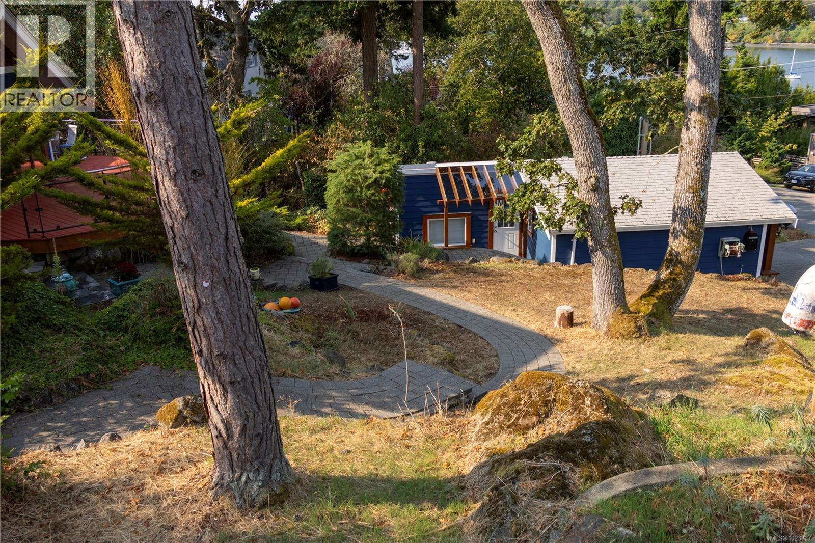  2710 Sea View Road, Saanich