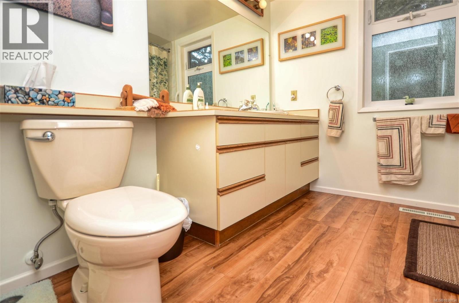  10502 Jocelyn Place, Sidney