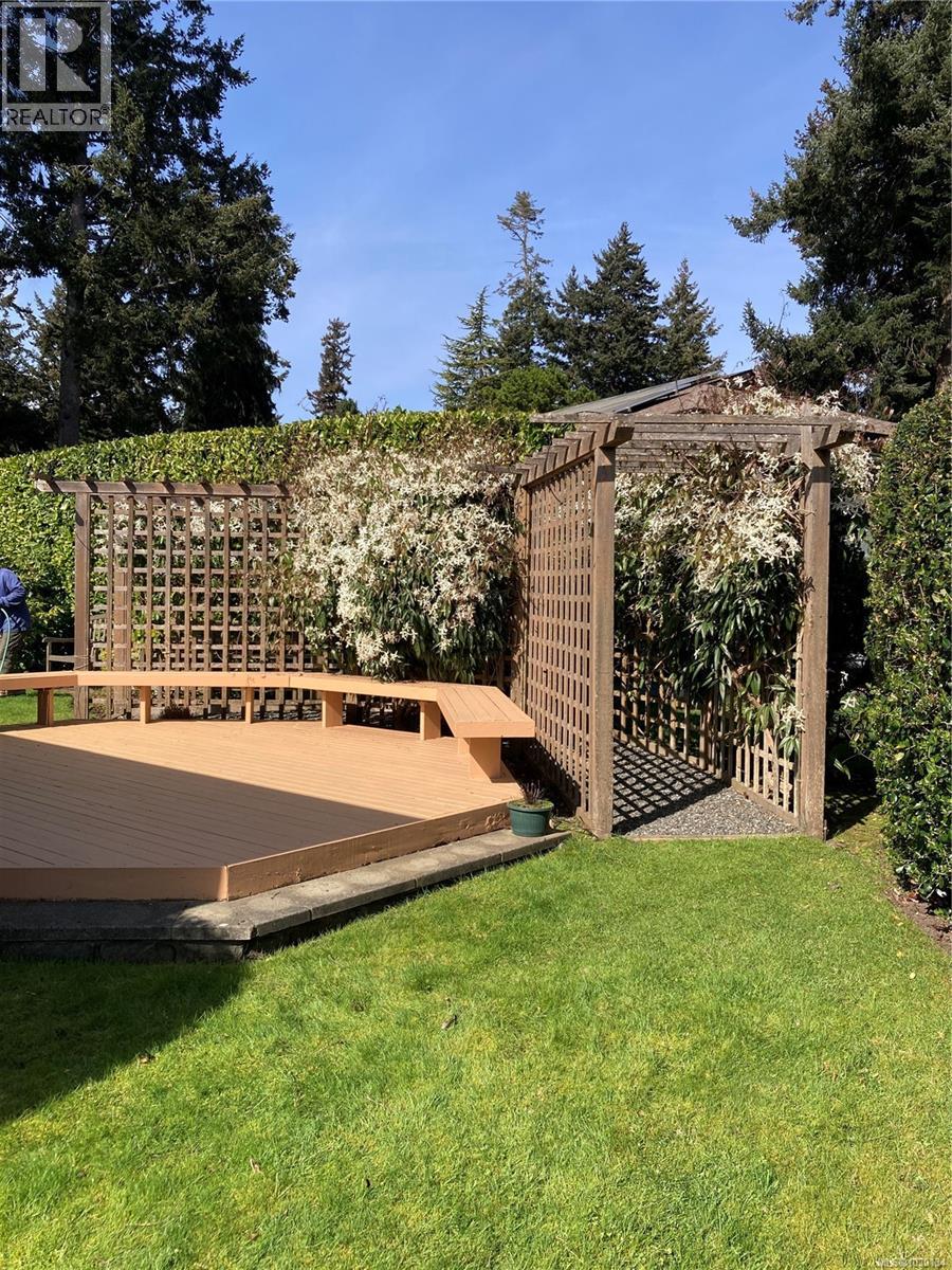  10502 Jocelyn Place, Sidney