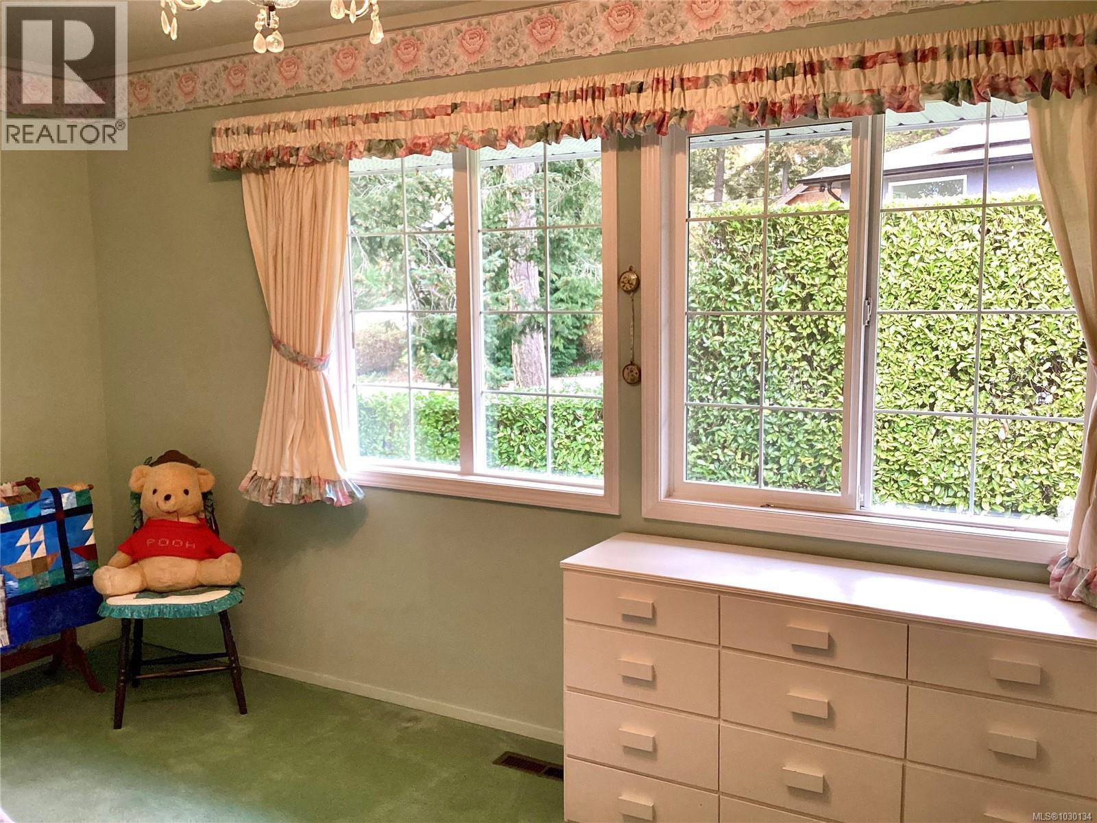  10502 Jocelyn Place, Sidney