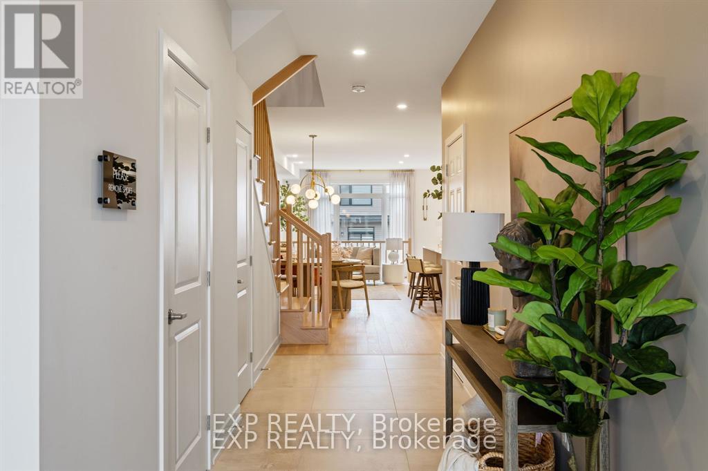 Spacious foyer to bright living area