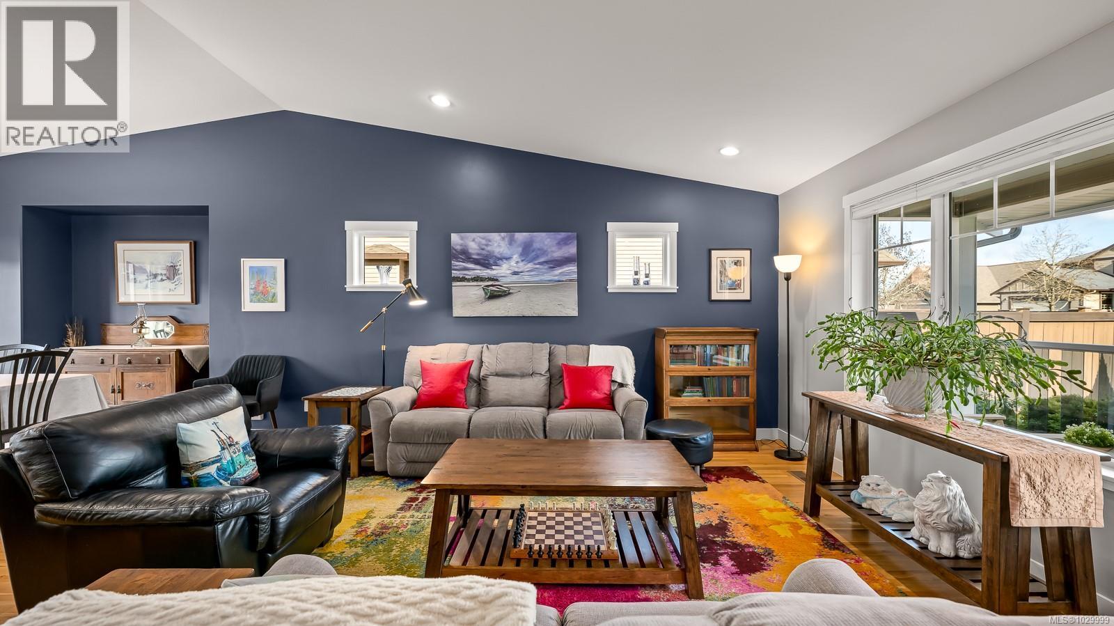 560 SPITFIRE DR - Image 3