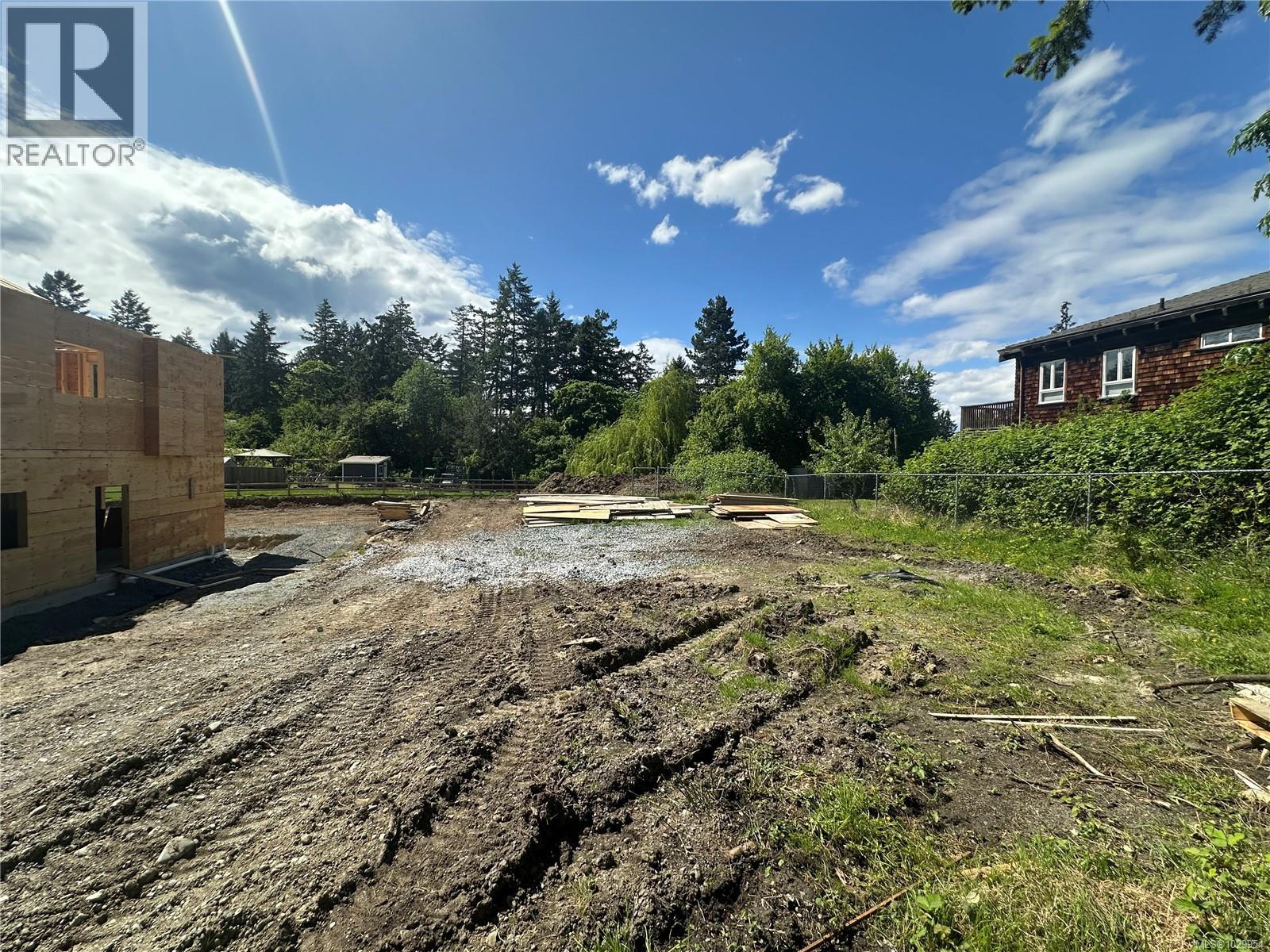  10956 Chalet Road, North Saanich