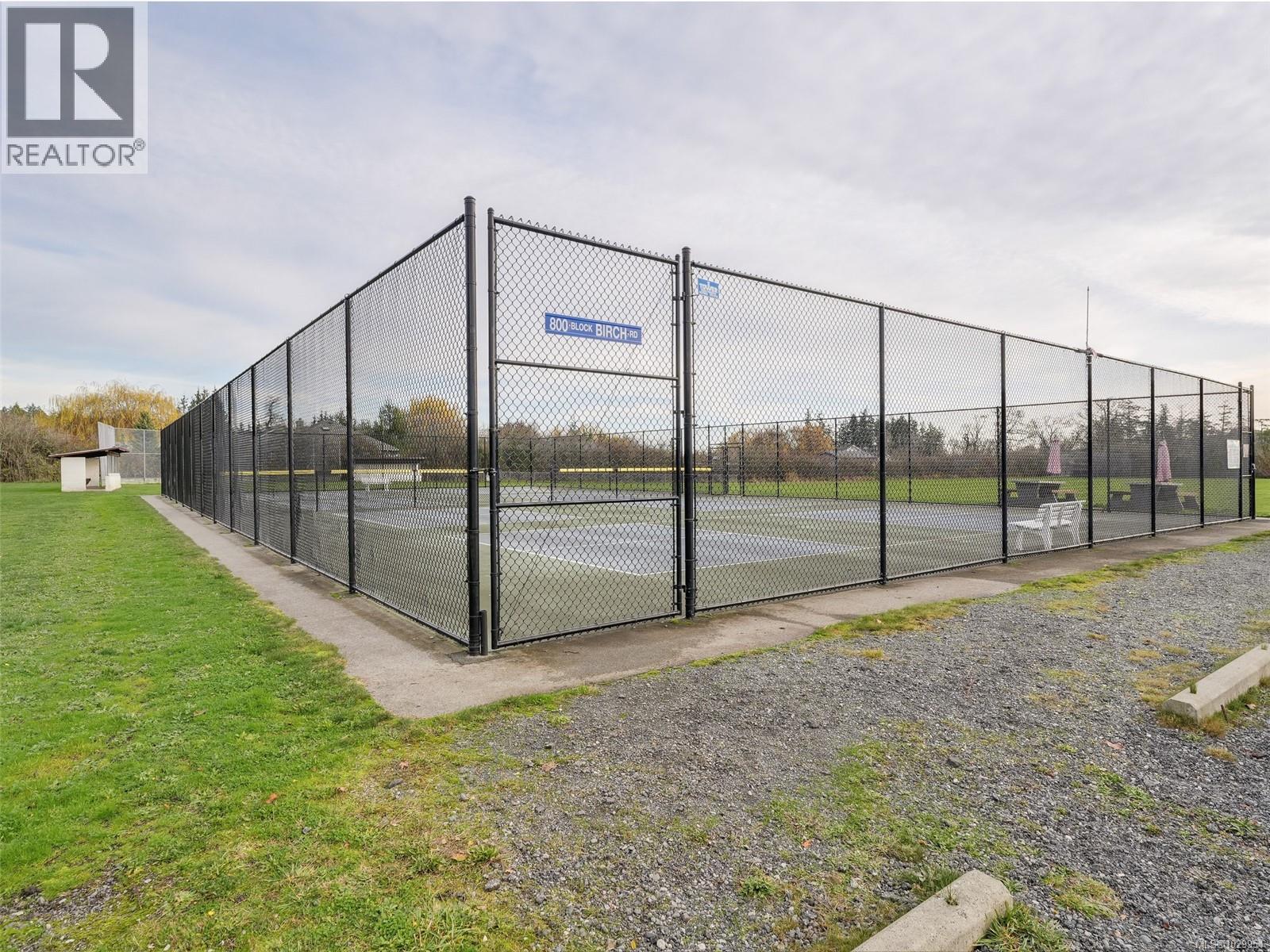  10956 Chalet Road, North Saanich