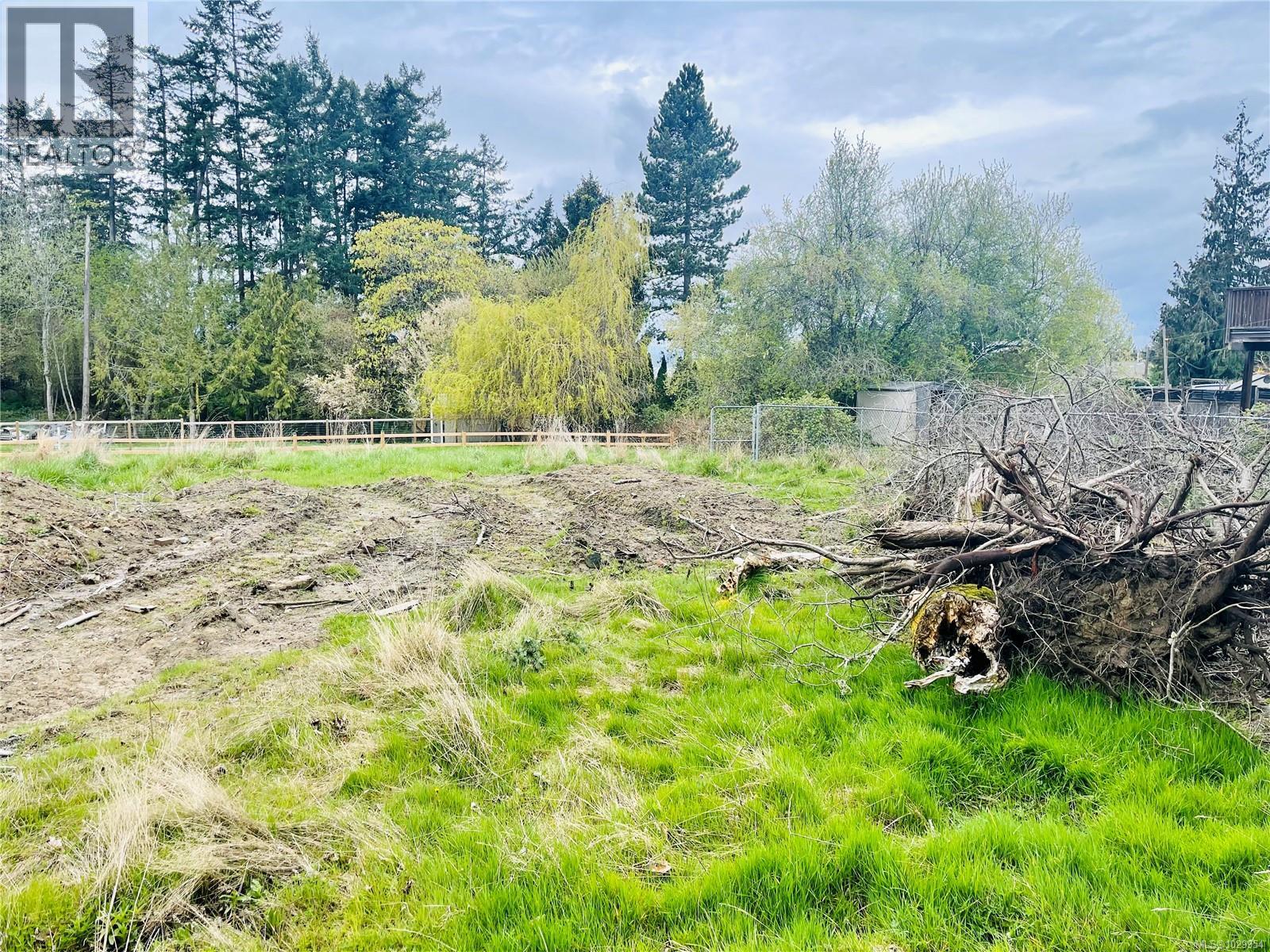  10956 Chalet Road, North Saanich