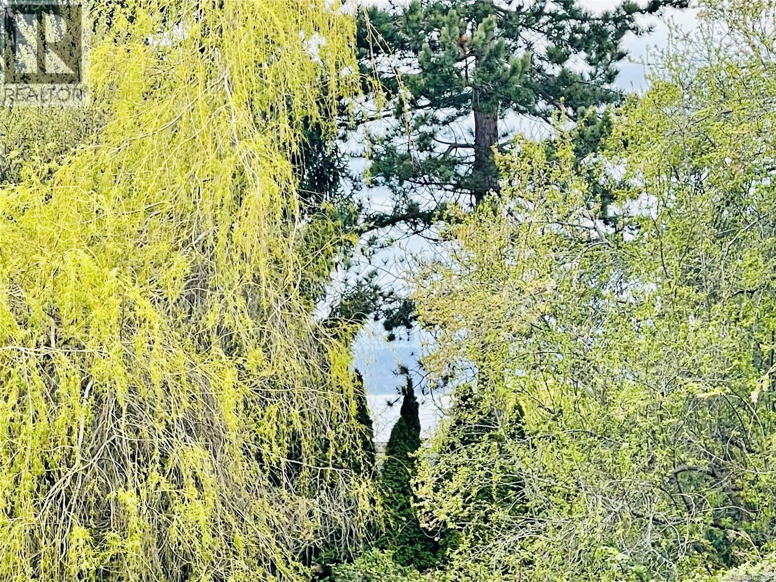  10956 Chalet Road, North Saanich