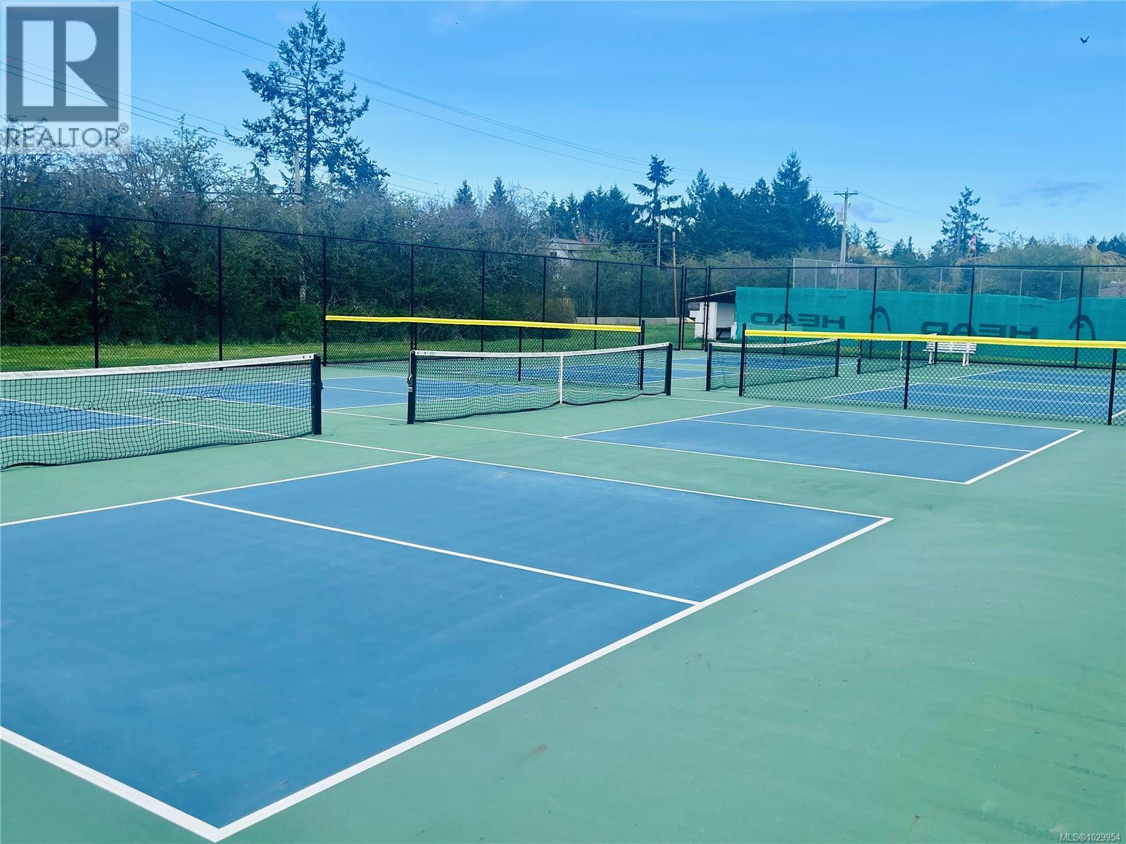  10956 Chalet Road, North Saanich