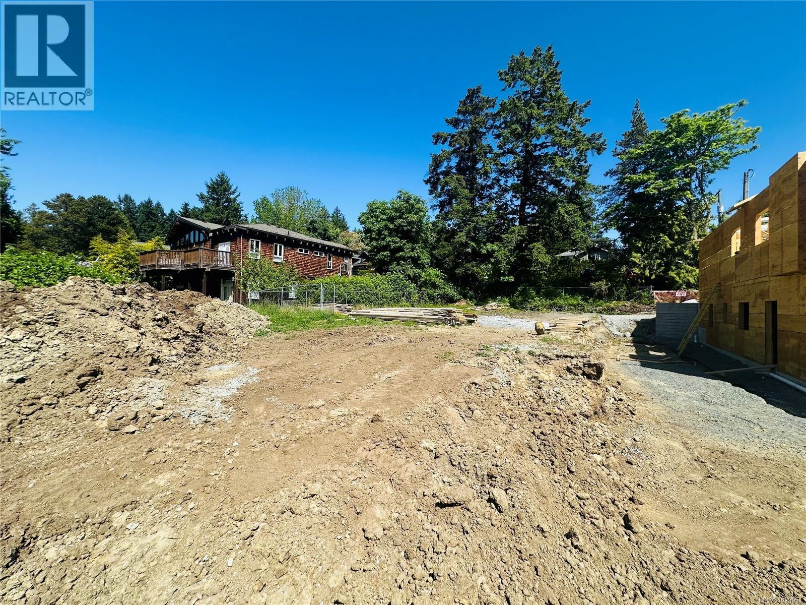  10956 Chalet Road, North Saanich