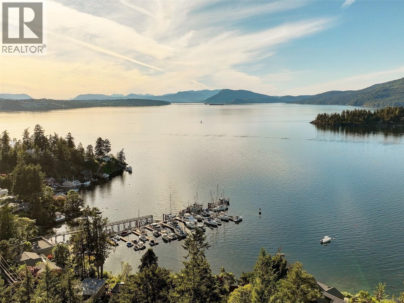  10956 Chalet Road, North Saanich