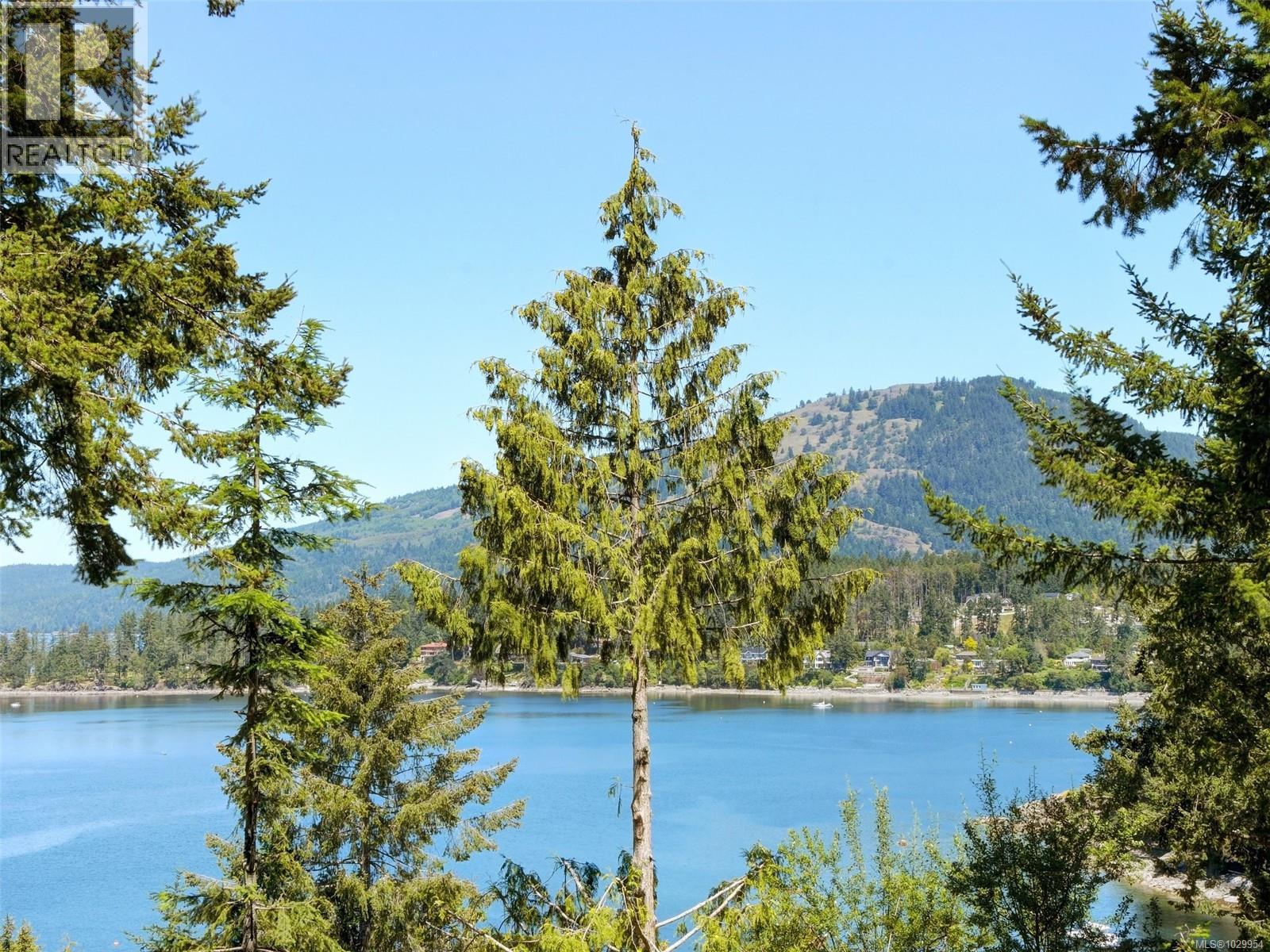  10956 Chalet Road, North Saanich