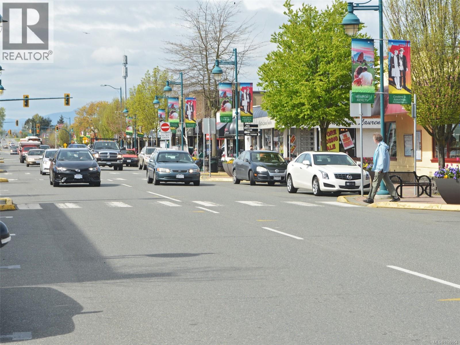  10956 Chalet Road, North Saanich