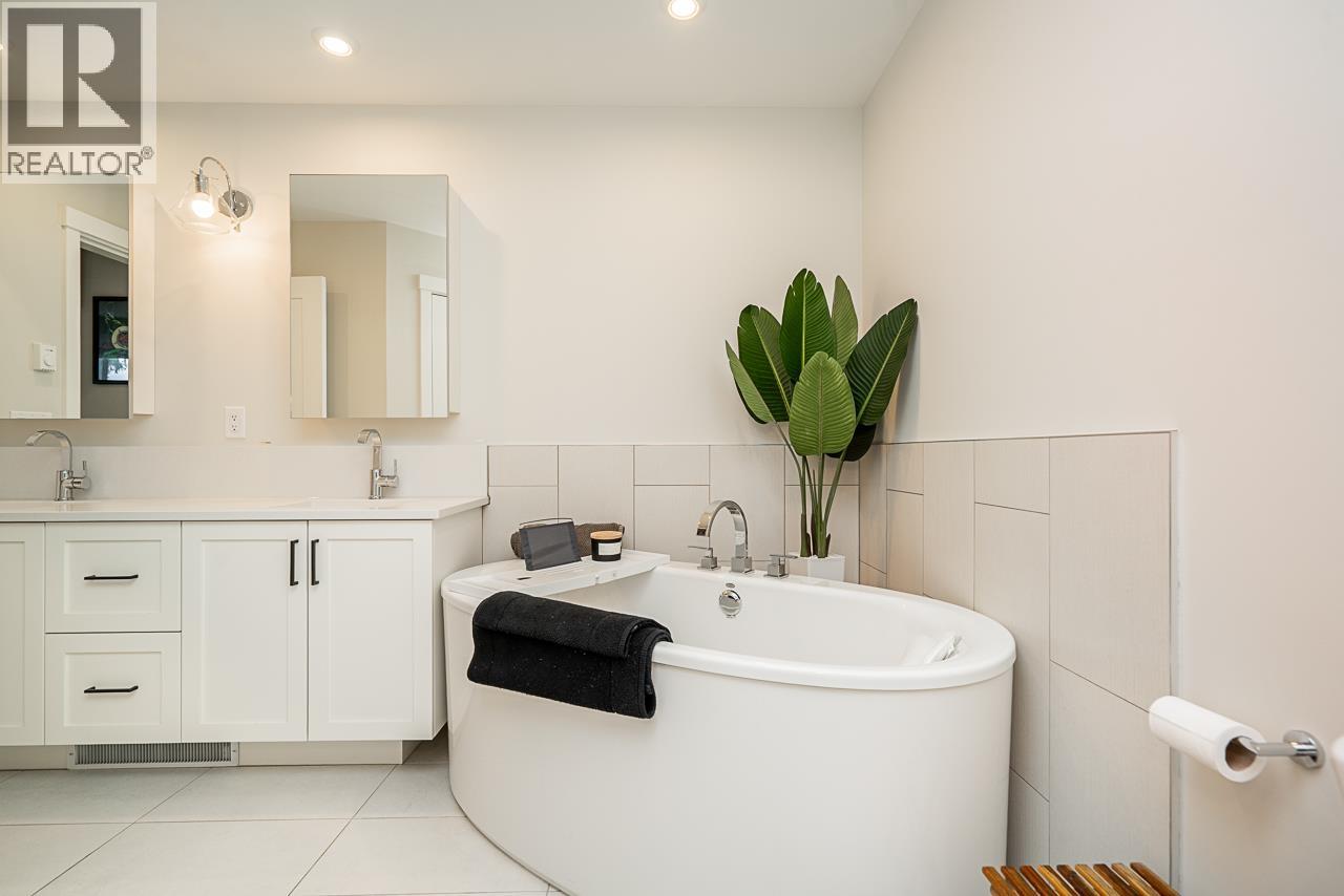 204 12367 224 STREET, Maple Ridge