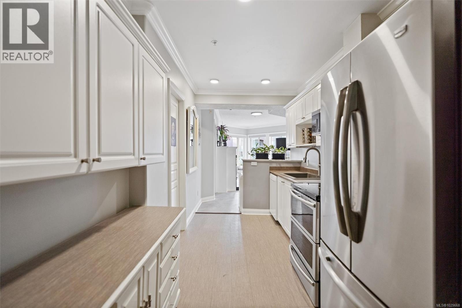 324 405 Quebec Street, Victoria