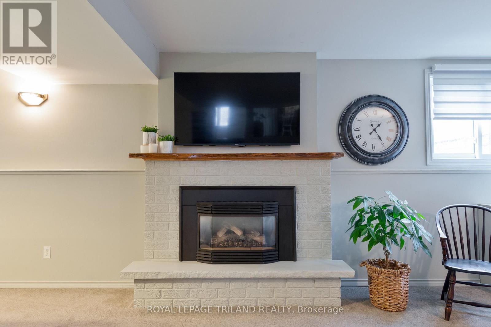 379 SHERWOOD AVENUE Property Photo