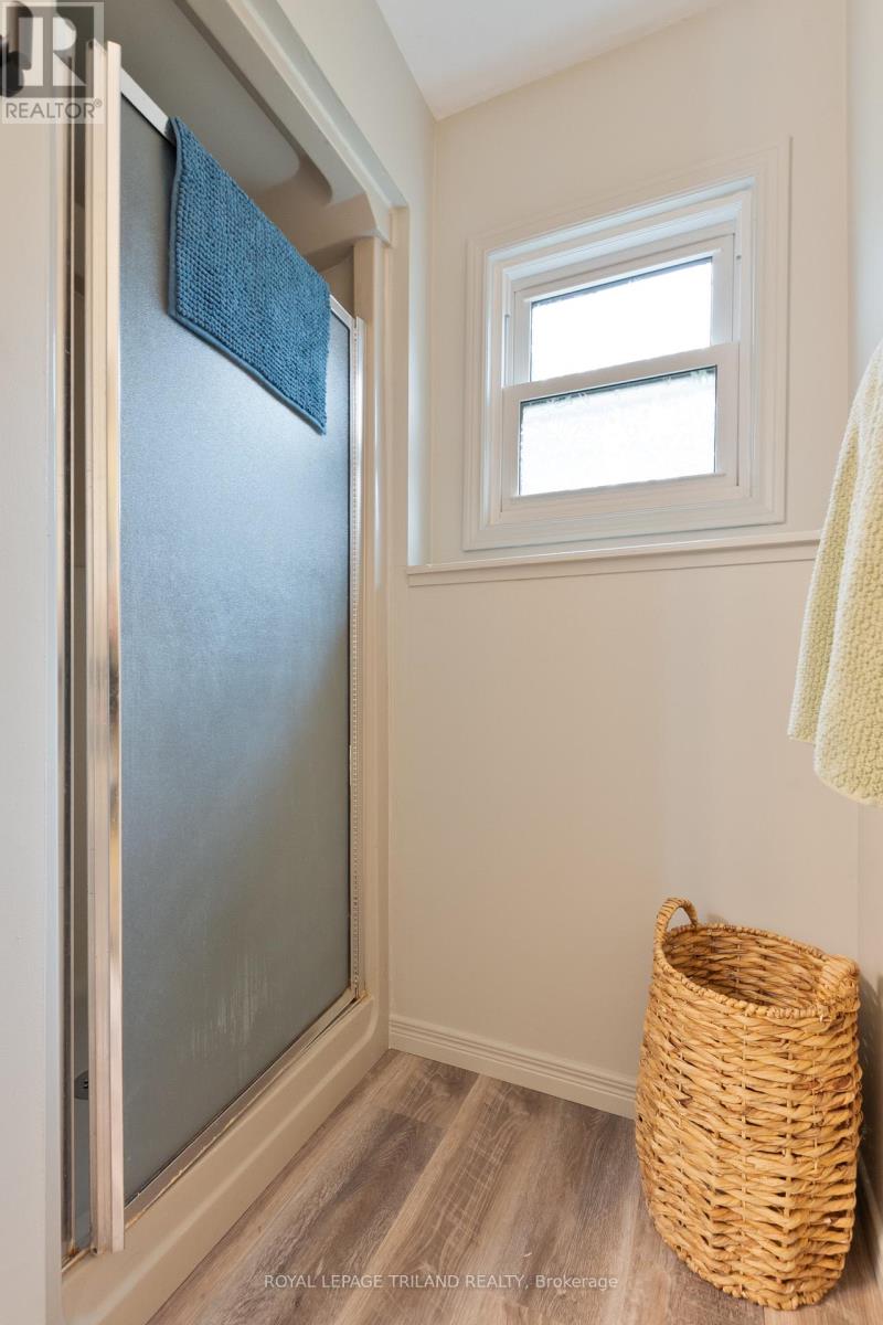 379 SHERWOOD AVENUE Property Photo