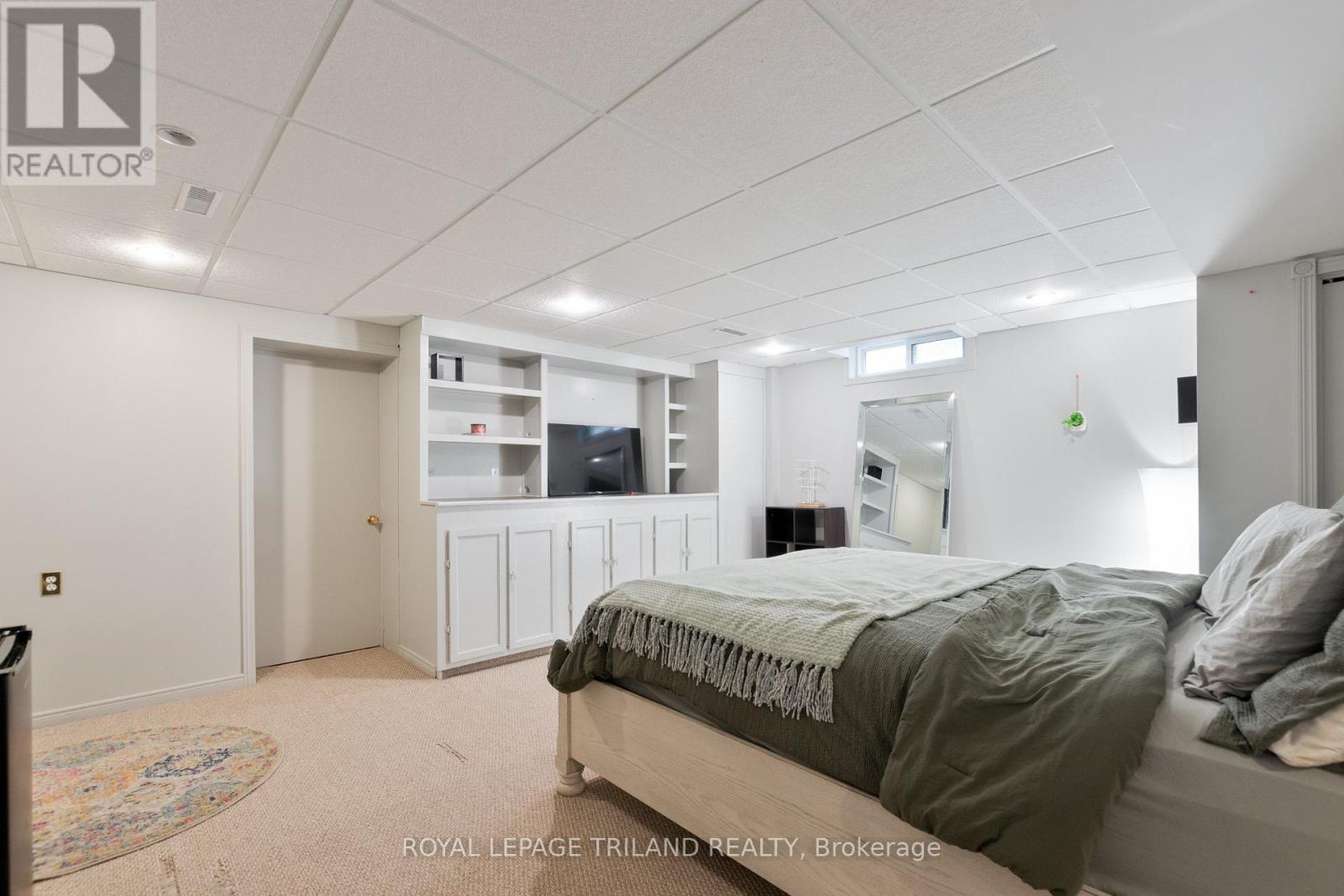 379 SHERWOOD AVENUE Property Photo