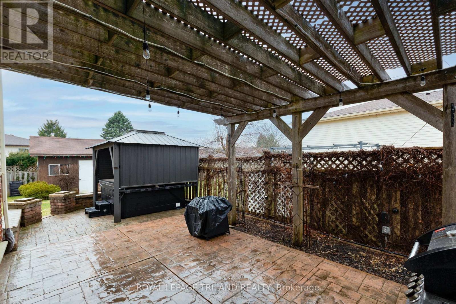 379 SHERWOOD AVENUE Property Photo