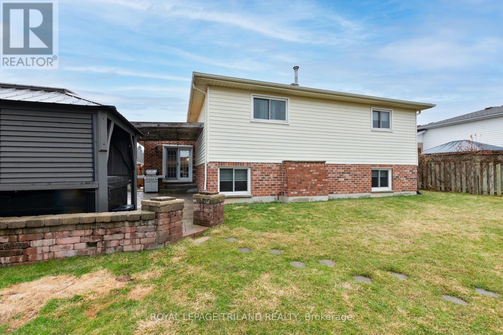 379 SHERWOOD AVENUE Property Photo