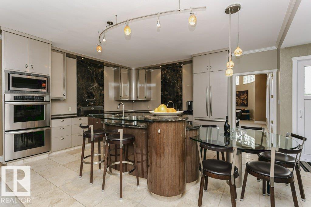 11 WELLINGTON CR NW, Edmonton