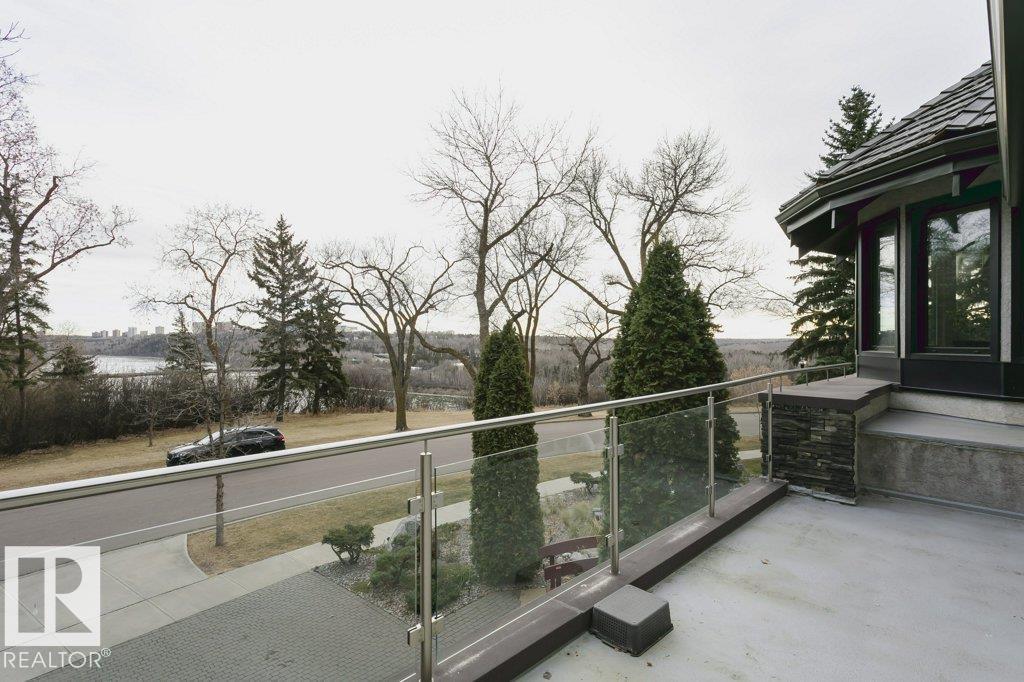 11 WELLINGTON CR NW, Edmonton