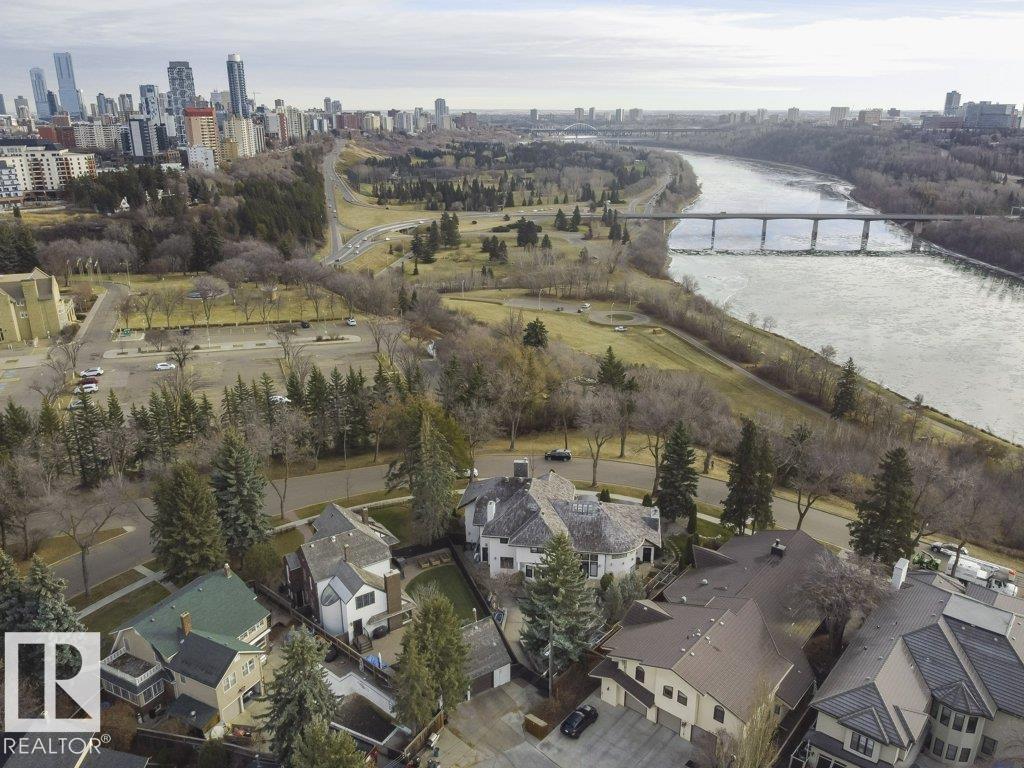 11 WELLINGTON CR NW, Edmonton