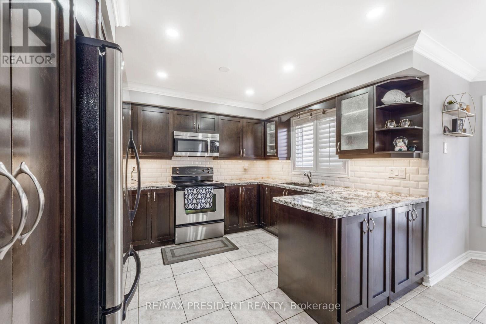 14 SAMUEL CRESCENT - 14