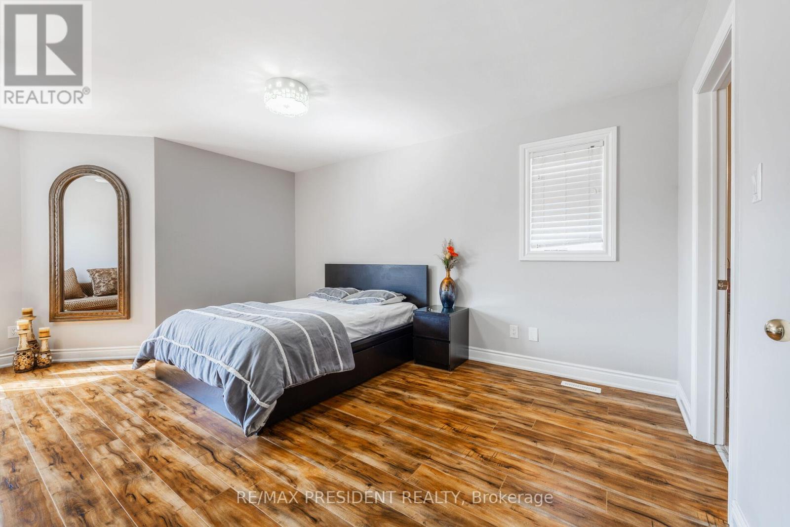14 SAMUEL CRESCENT - 25