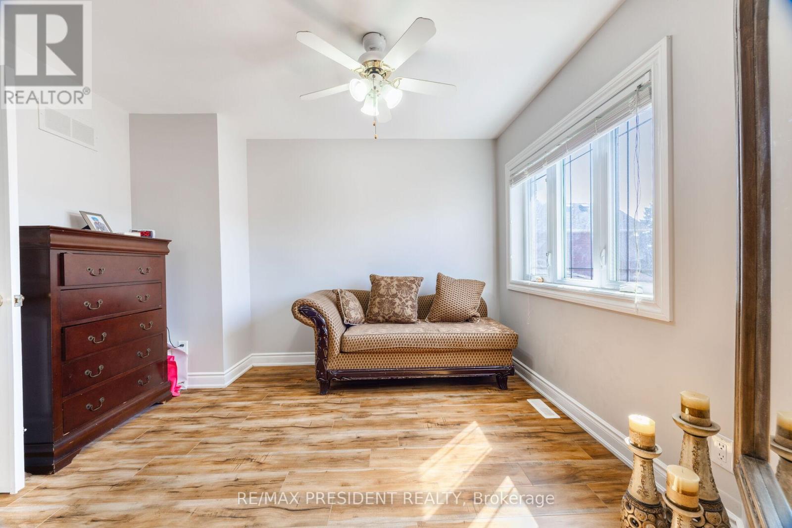 14 SAMUEL CRESCENT - 27