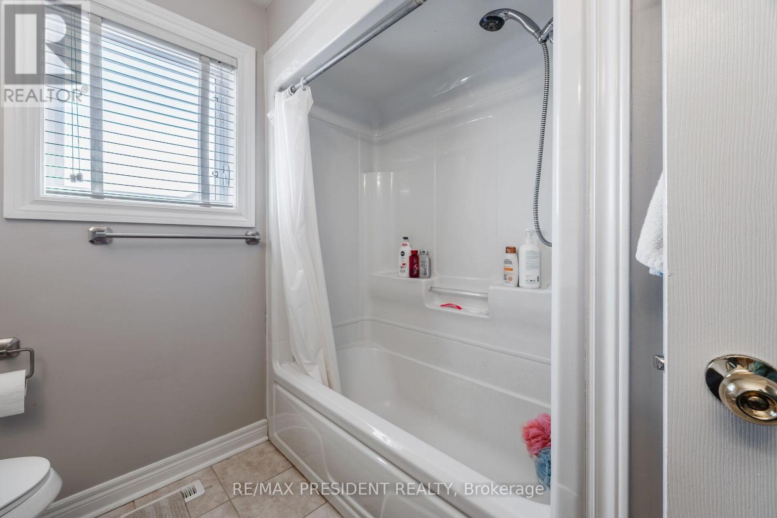 14 SAMUEL CRESCENT - 40